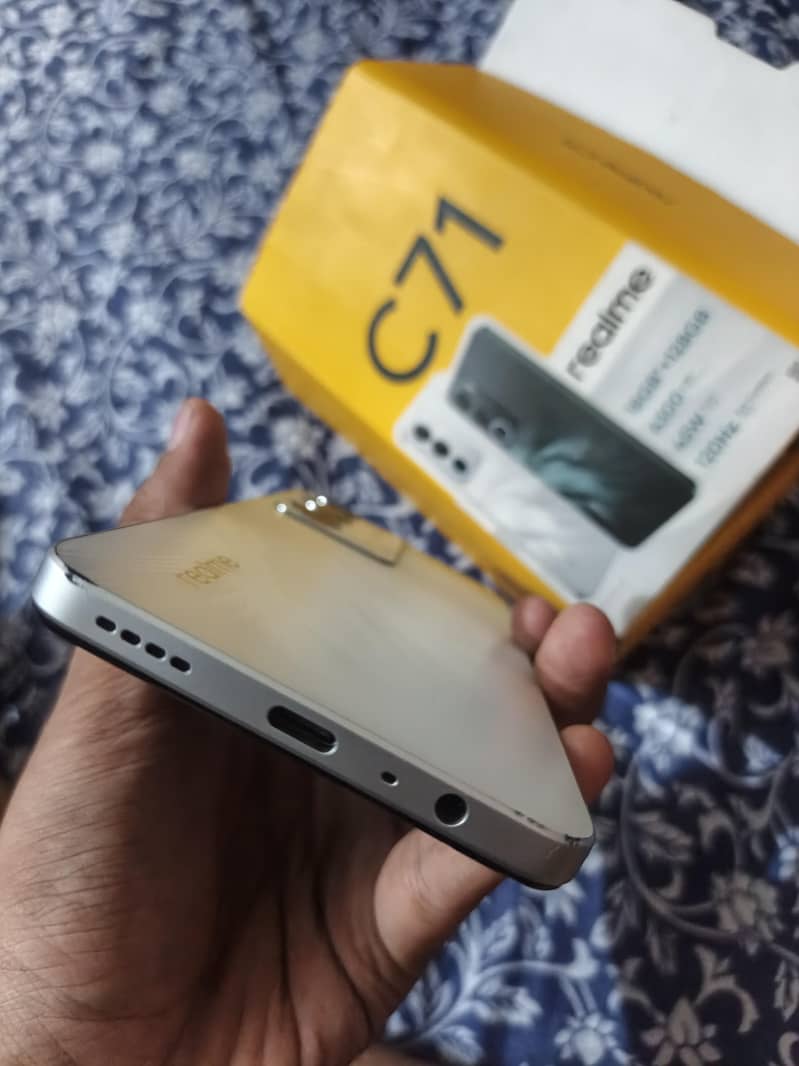 Realme C71 0
