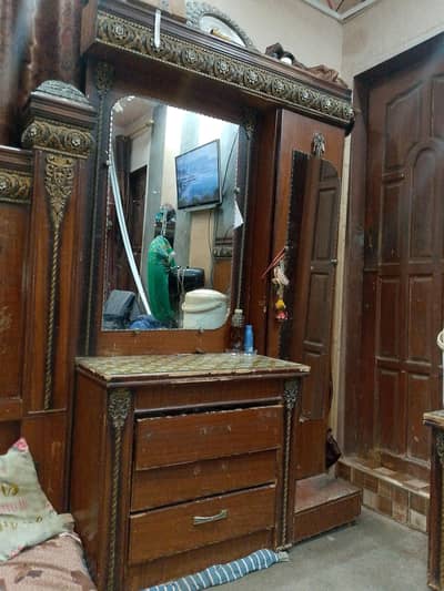 dressing table