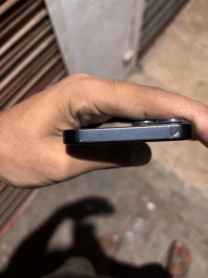 Apple iPhone 13 3