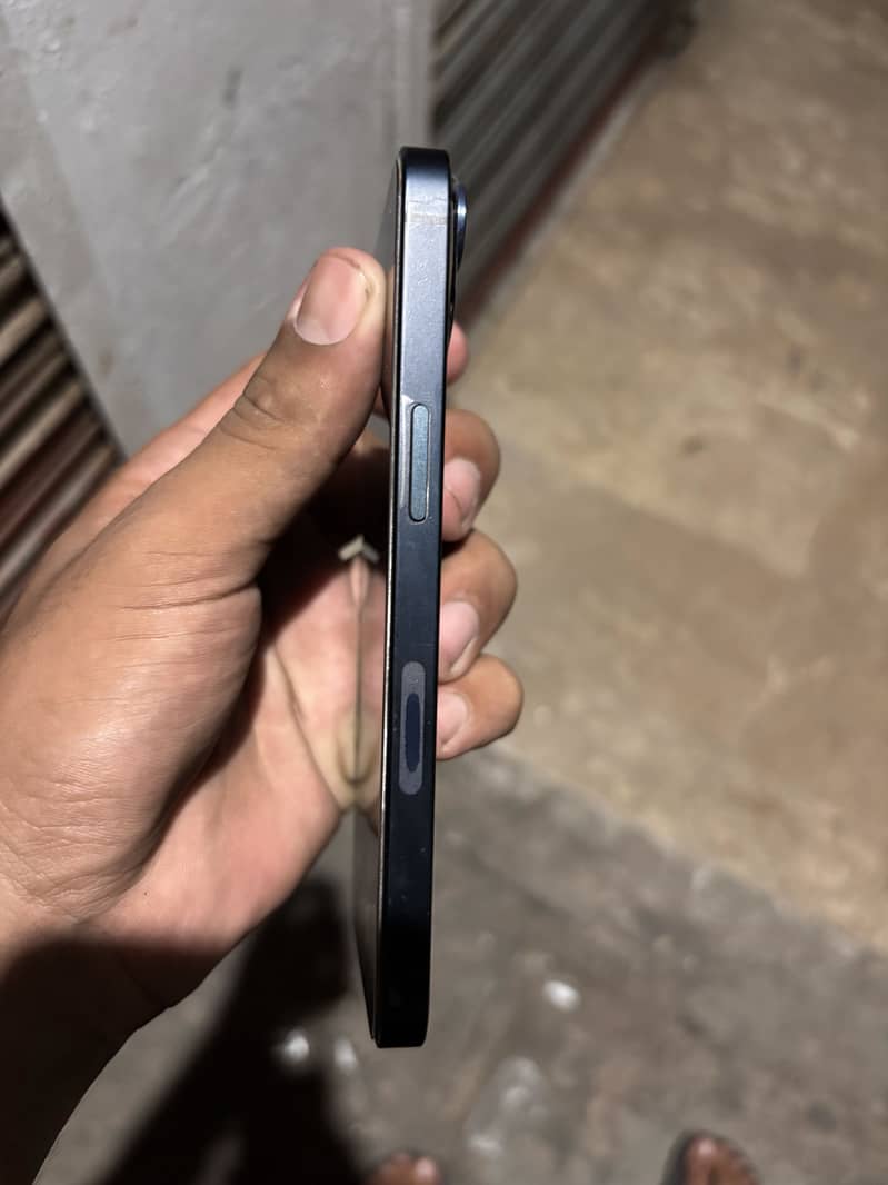 Apple iPhone 13 4