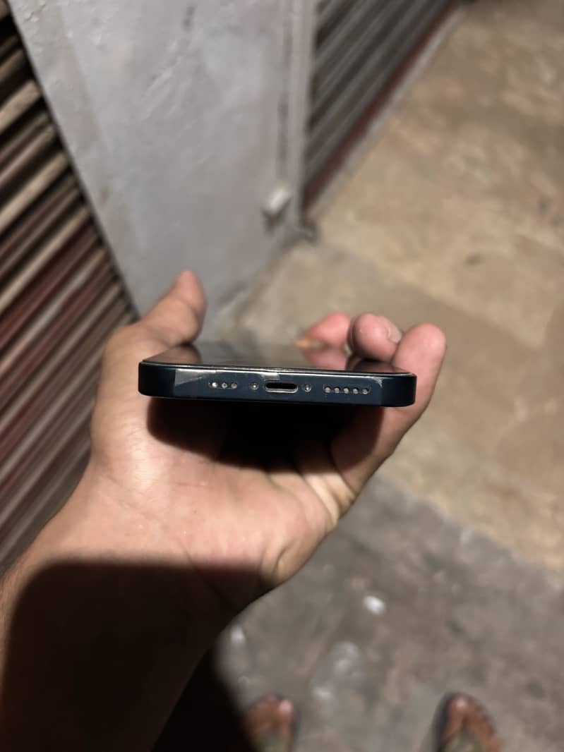 Apple iPhone 13 7