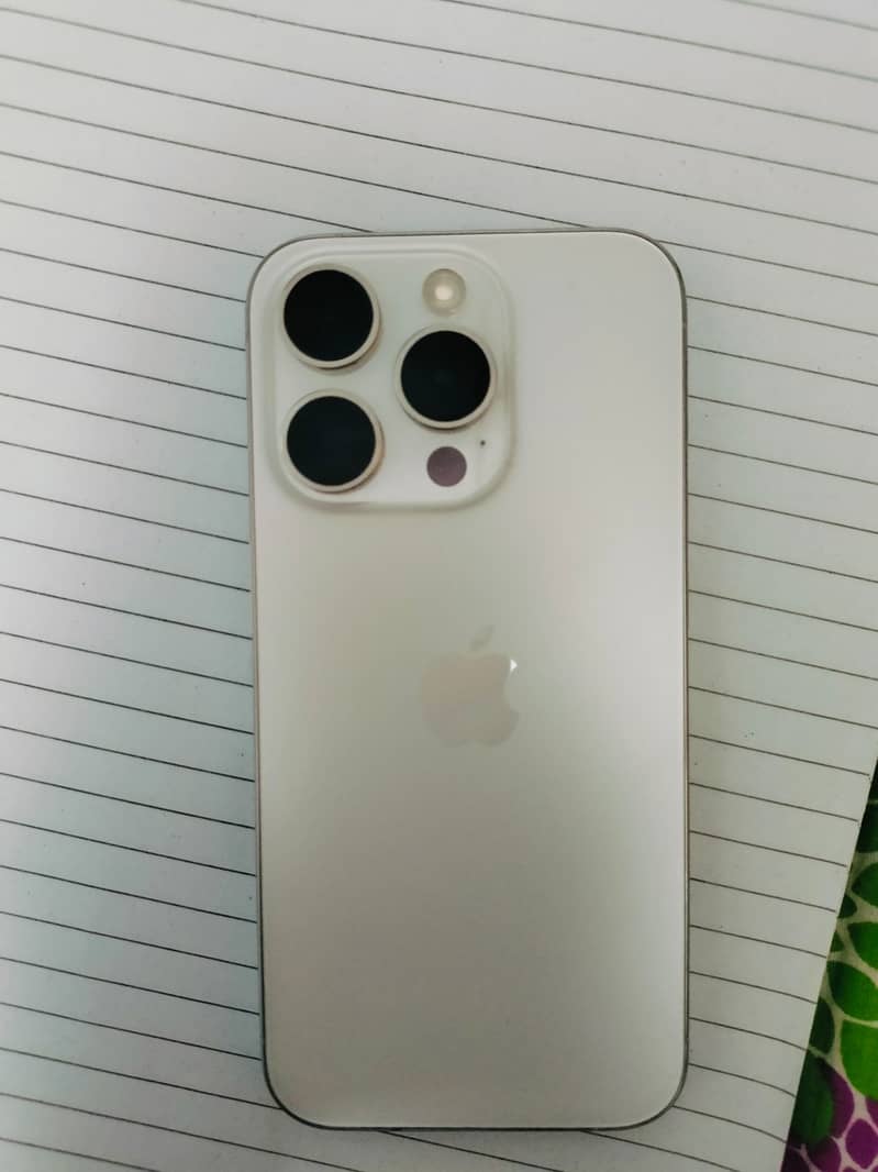 Apple iPhone 15 Pro 0