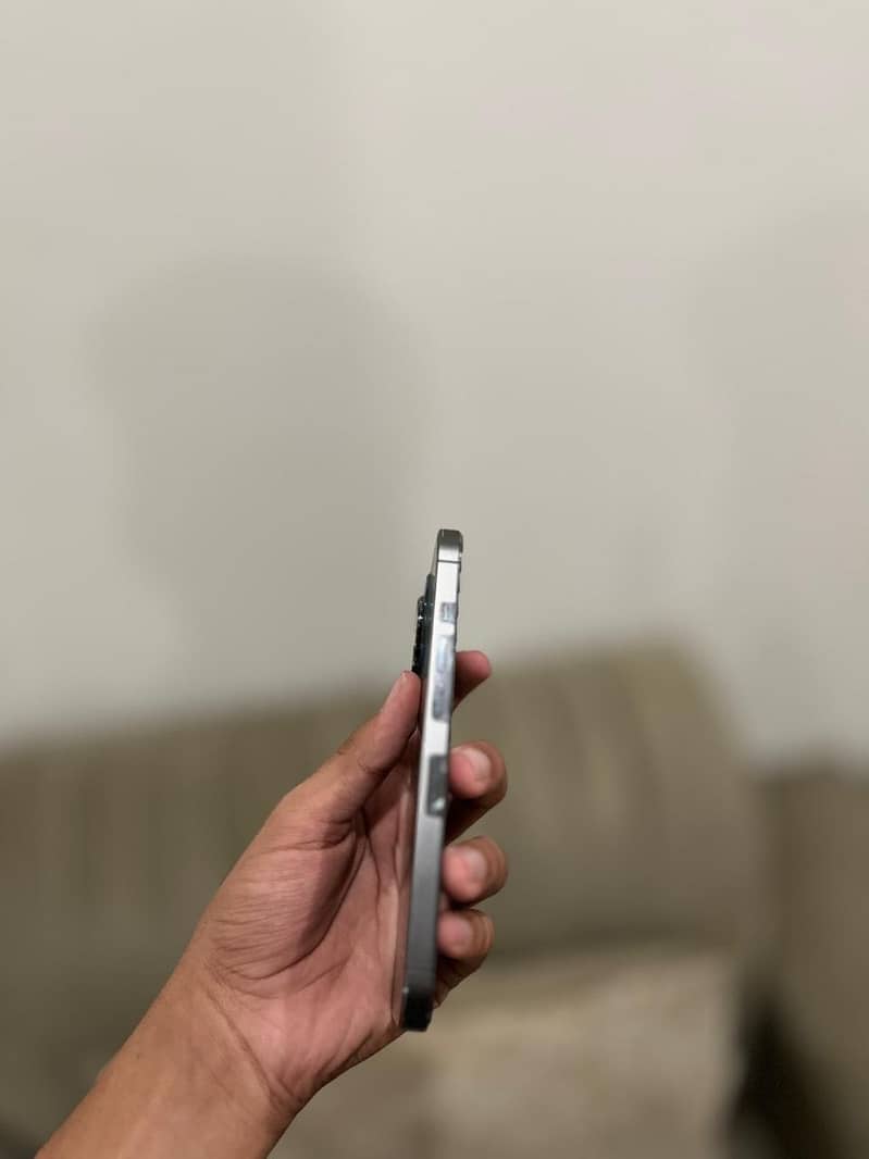 Apple iPhone 13 Pro 1
