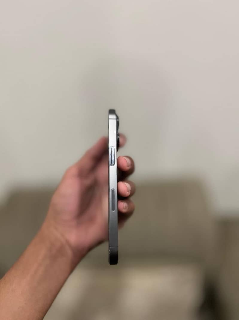 Apple iPhone 13 Pro 2