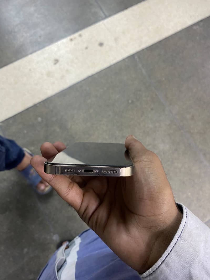 Apple iPhone 13 Pro 4
