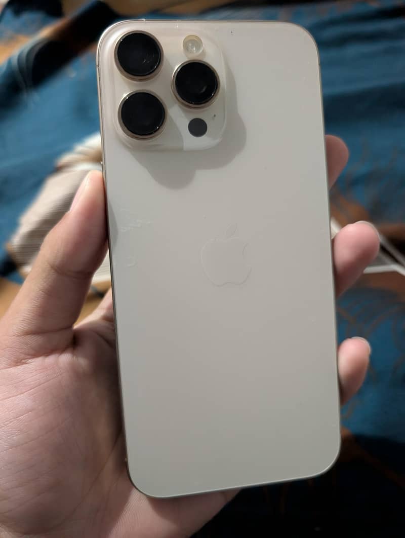 Apple iPhone 16 Pro Max 5