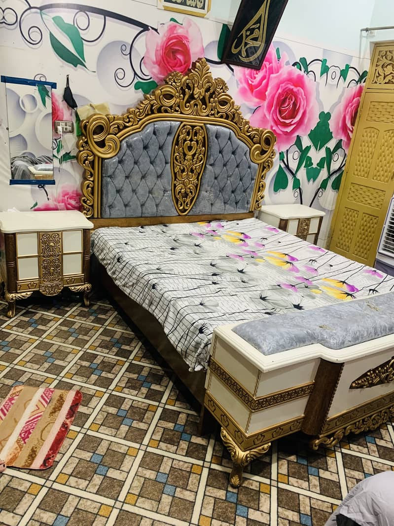 King size double bed 5