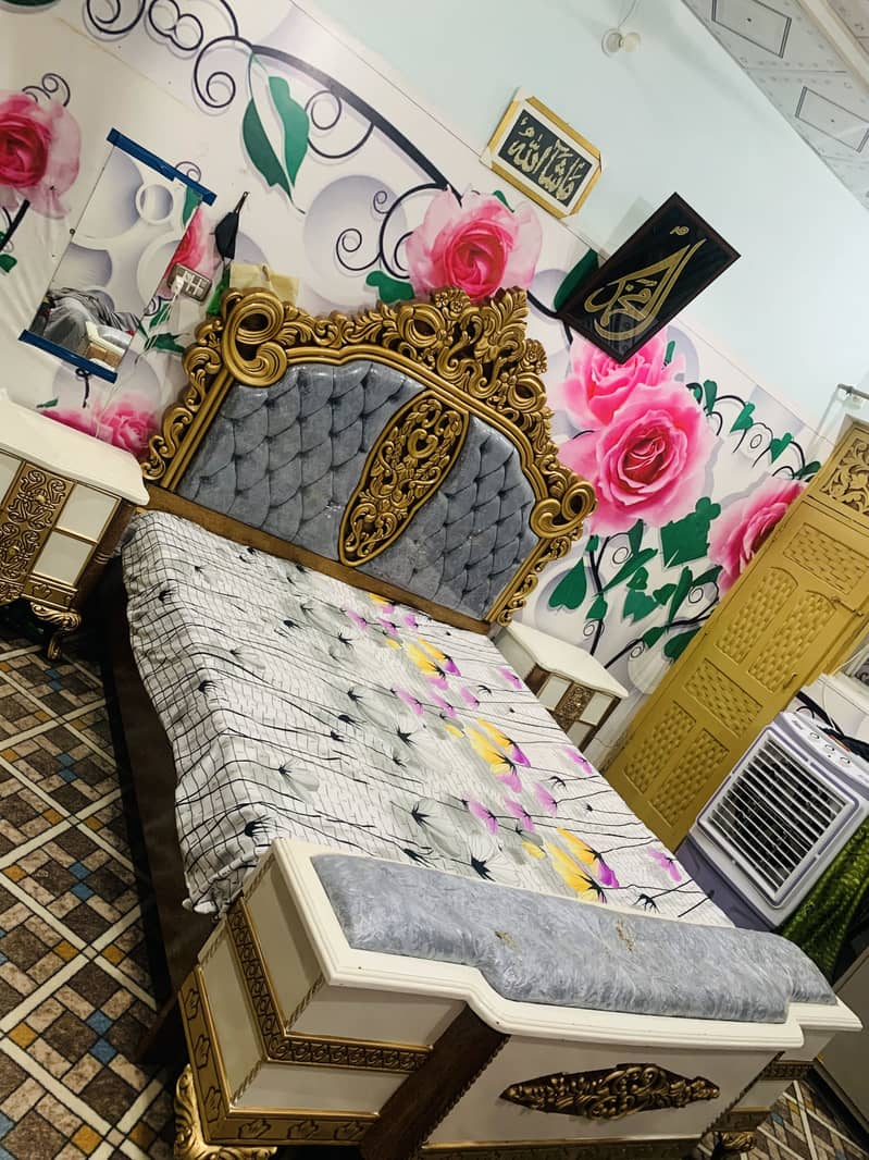 King size double bed 6