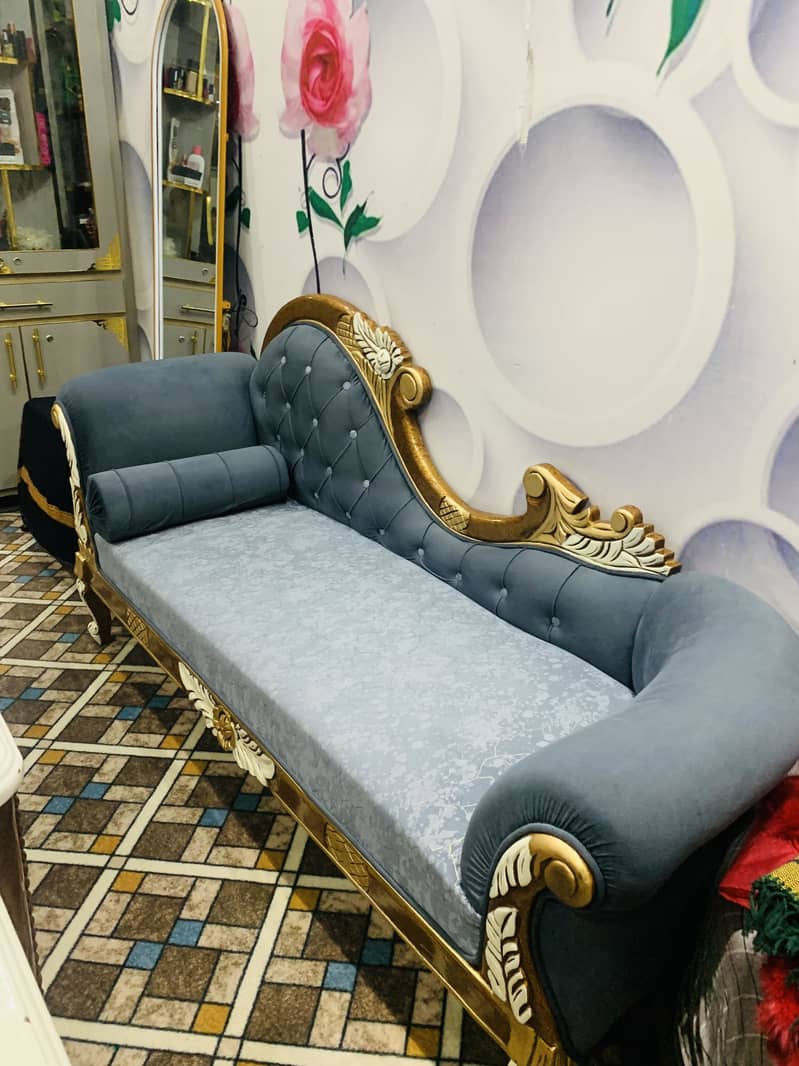 King size double bed 7