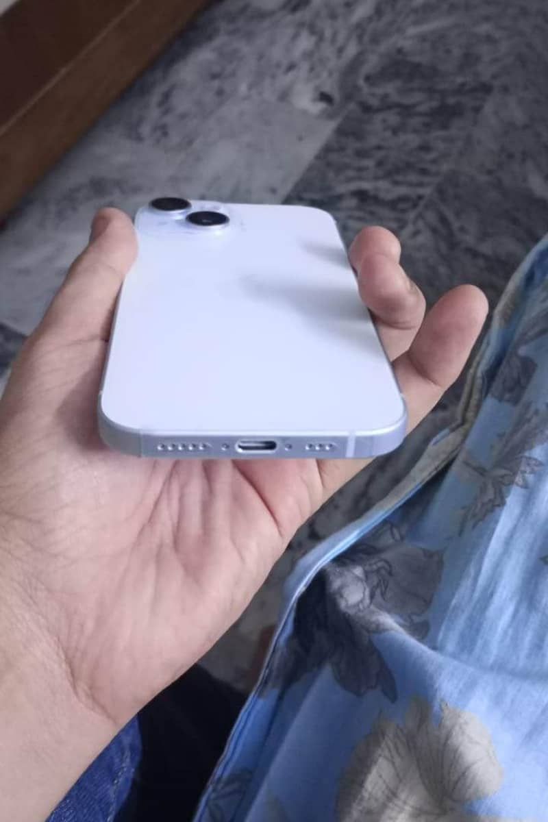 Apple iPhone 15 2