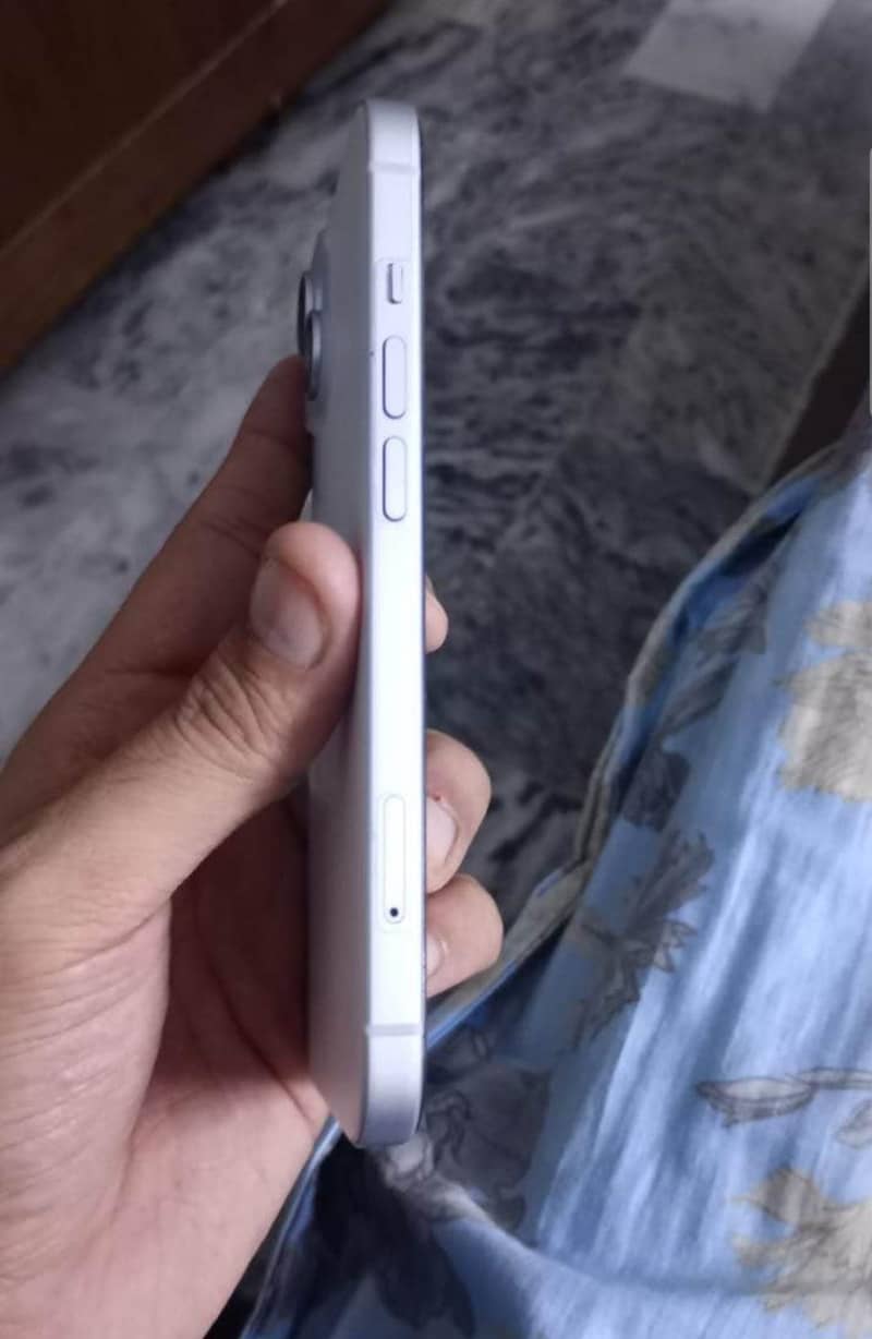 Apple iPhone 15 3