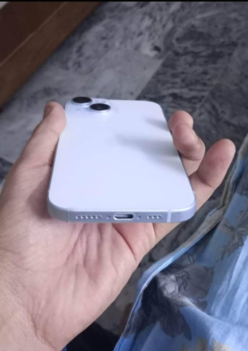 Apple iPhone 15 6