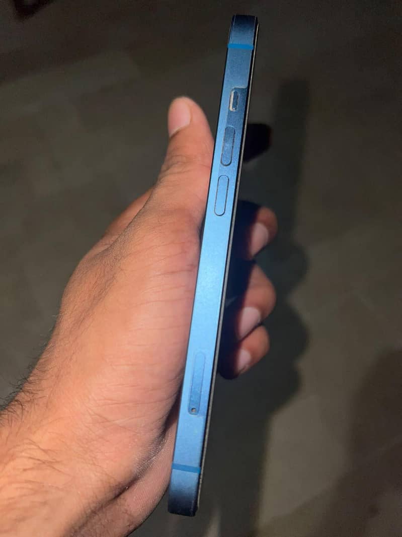 Apple iPhone 13 2