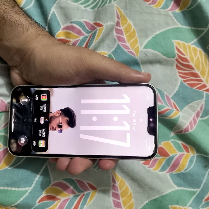 Apple iPhone 14 4