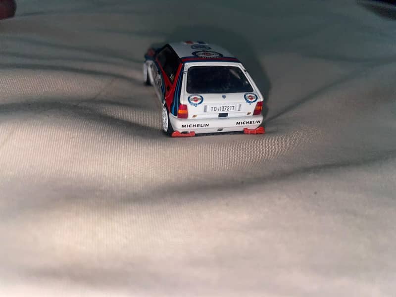 Mini GT 9