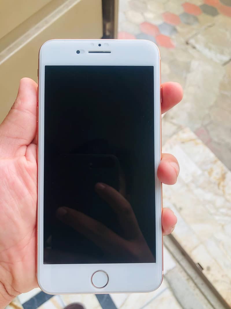 Apple iPhone 8 Plus 3