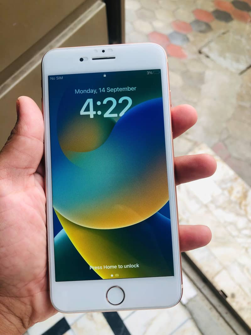 Apple iPhone 8 Plus 4