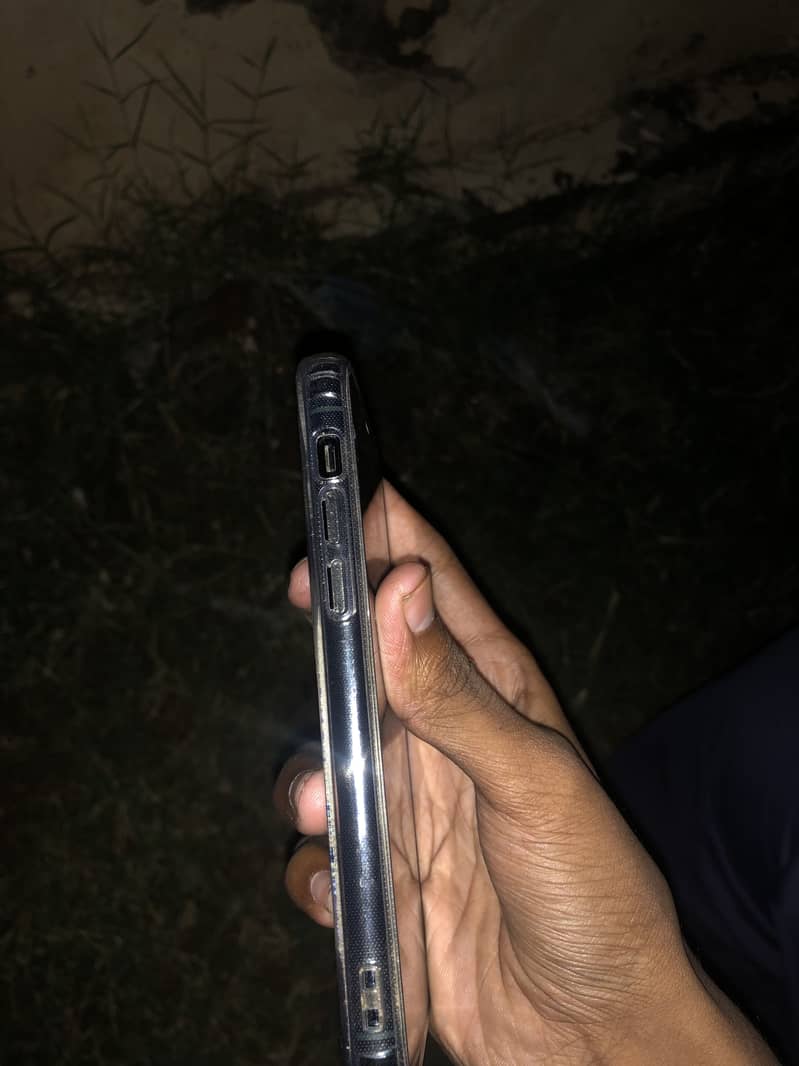 Apple iPhone 11 Pro 3