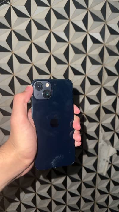 Apple iPhone 13 midnight