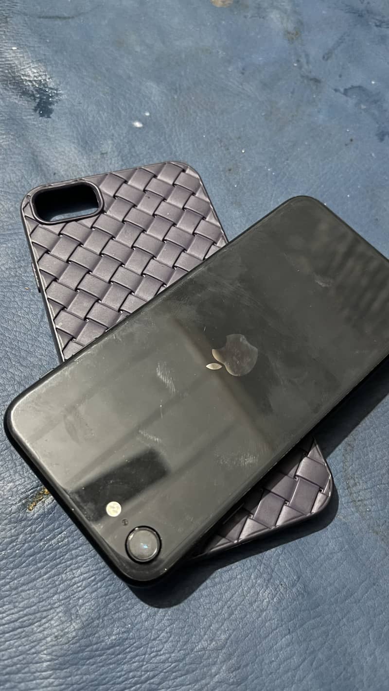 Apple iPhone SE 3
