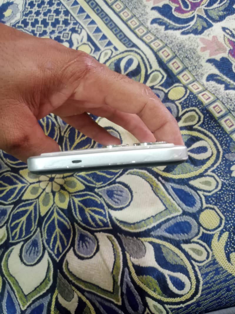 6/128 memory tecno spark 40 2