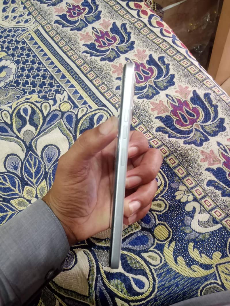 6/128 memory tecno spark 40 3