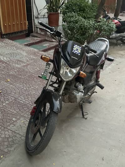 Honda CB 125F