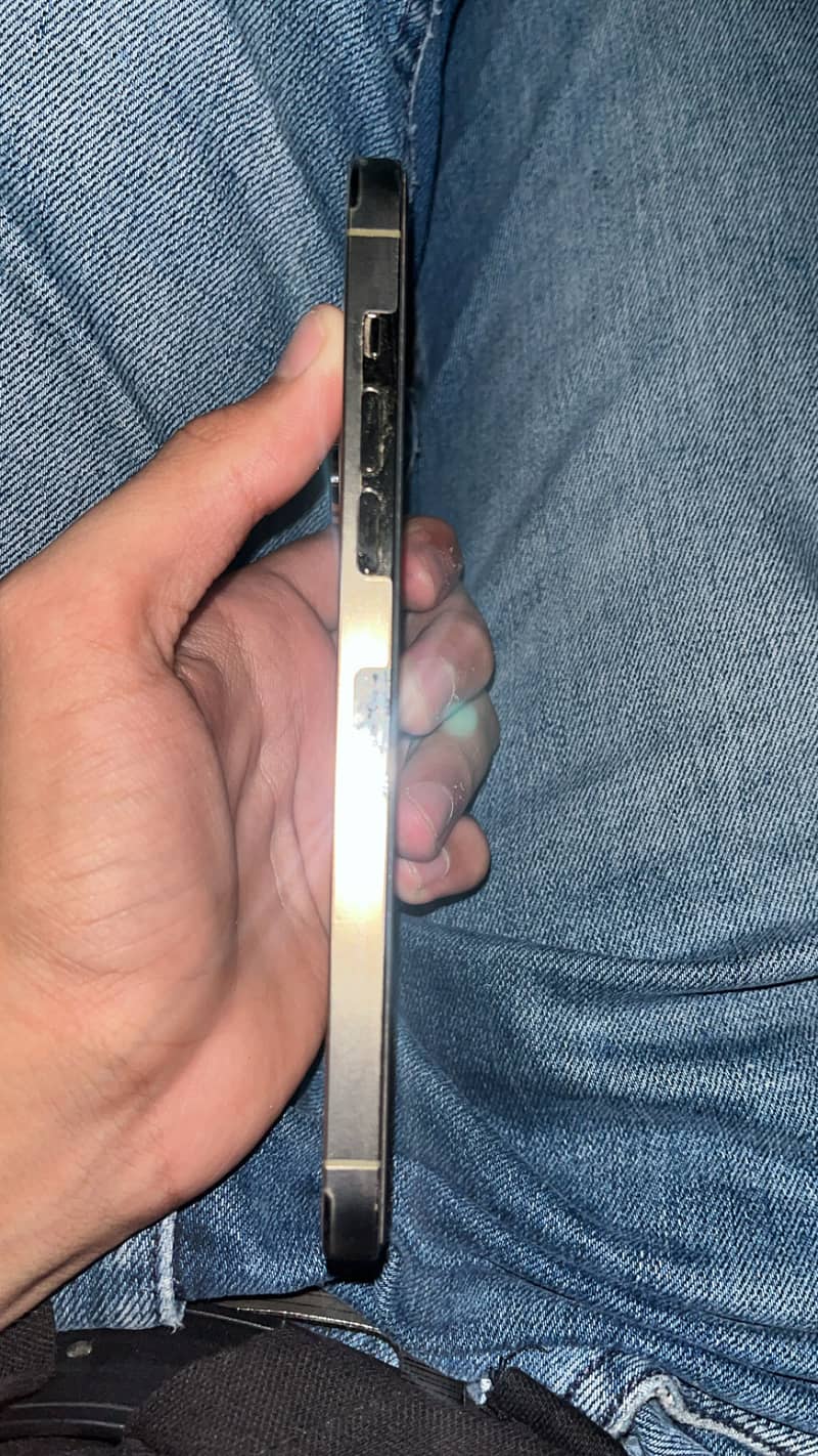 Apple iPhone 14 Pro Max 1