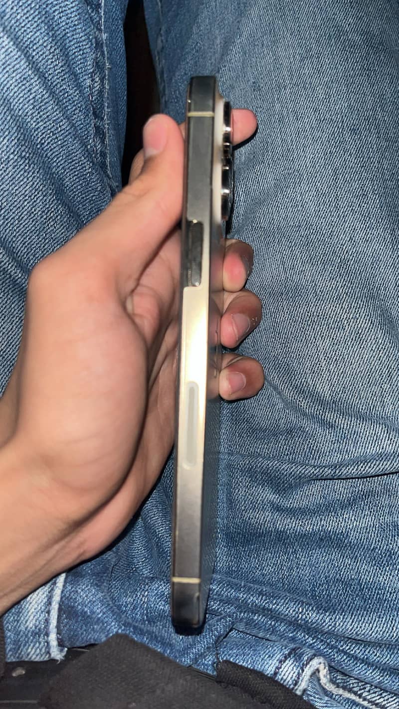Apple iPhone 14 Pro Max 9