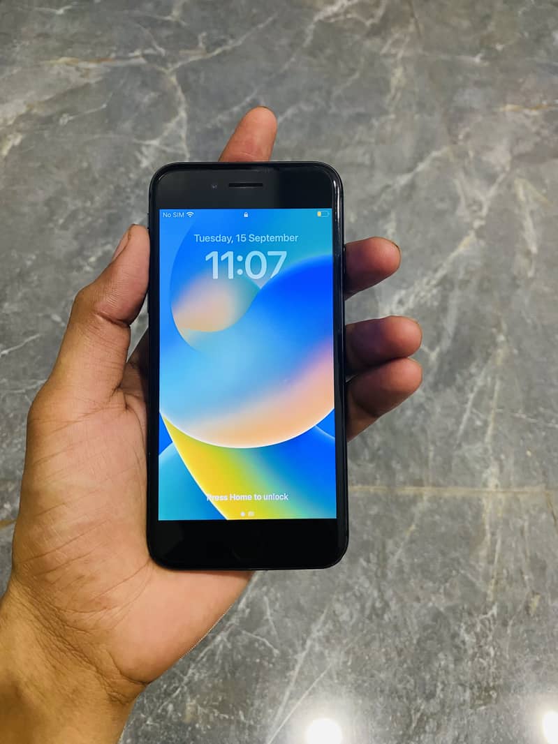 Apple iPhone 8 1