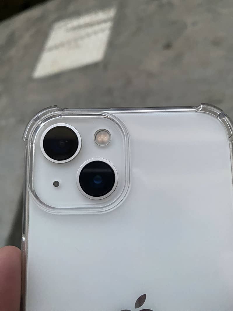 Apple iPhone 13 0