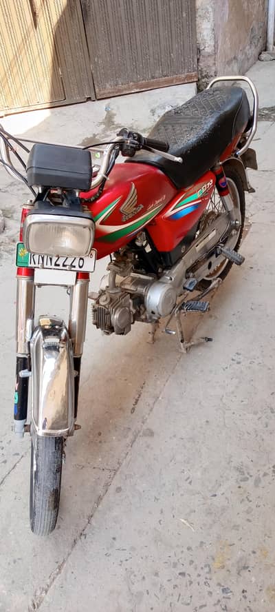 Honda cd 70t 2016 model ha  urgent sale all documents clear hai
