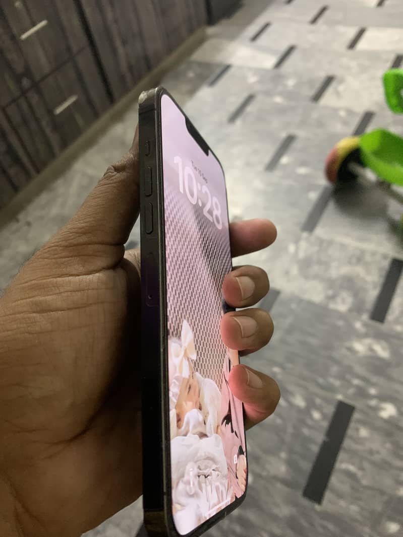 Apple iPhone 13 Pro Max 0
