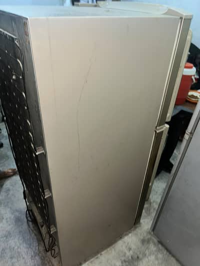 Hair company ka frezer refrigerator fresh condition 10/10 all ok  Loc