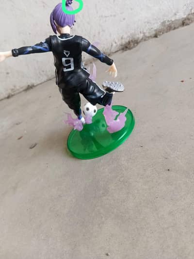 Anime Figures collectibles itachi Reo mikage and Naruto