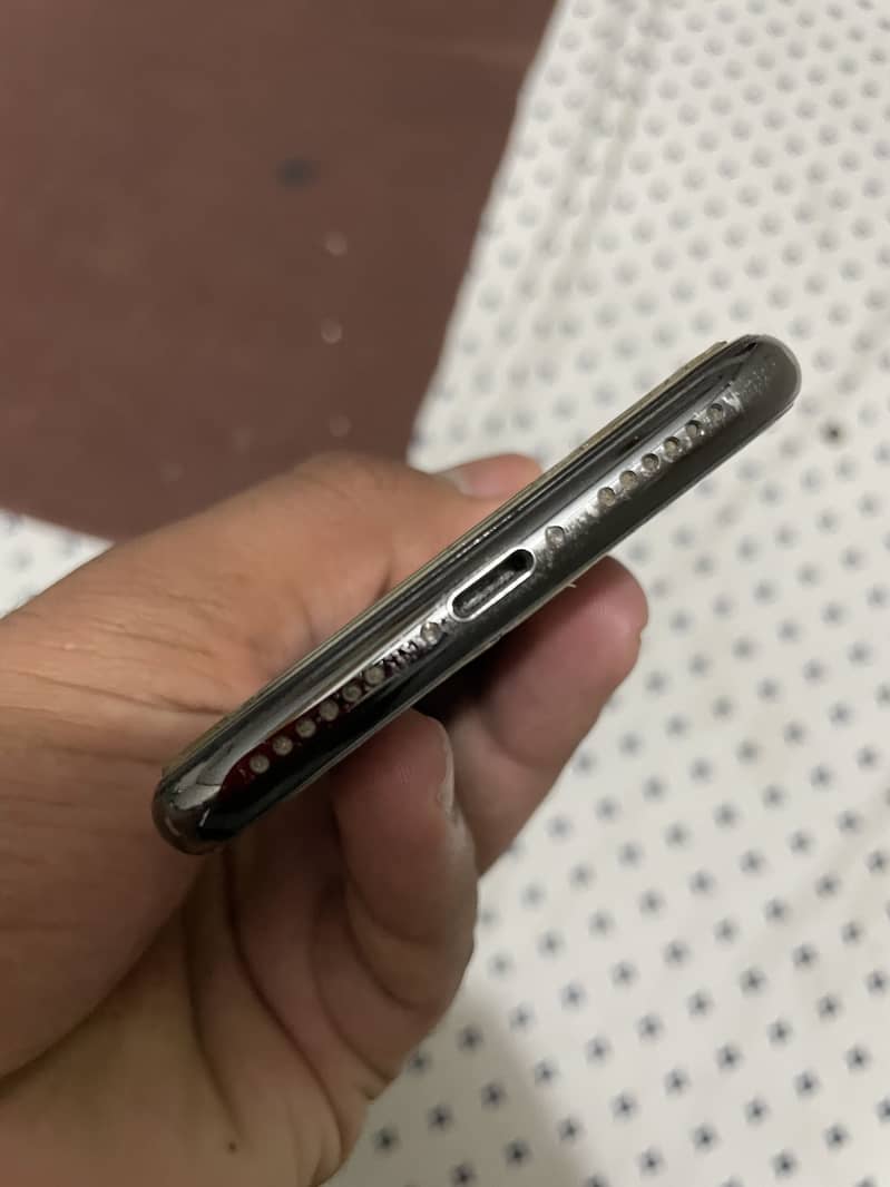 Apple iPhone X 3