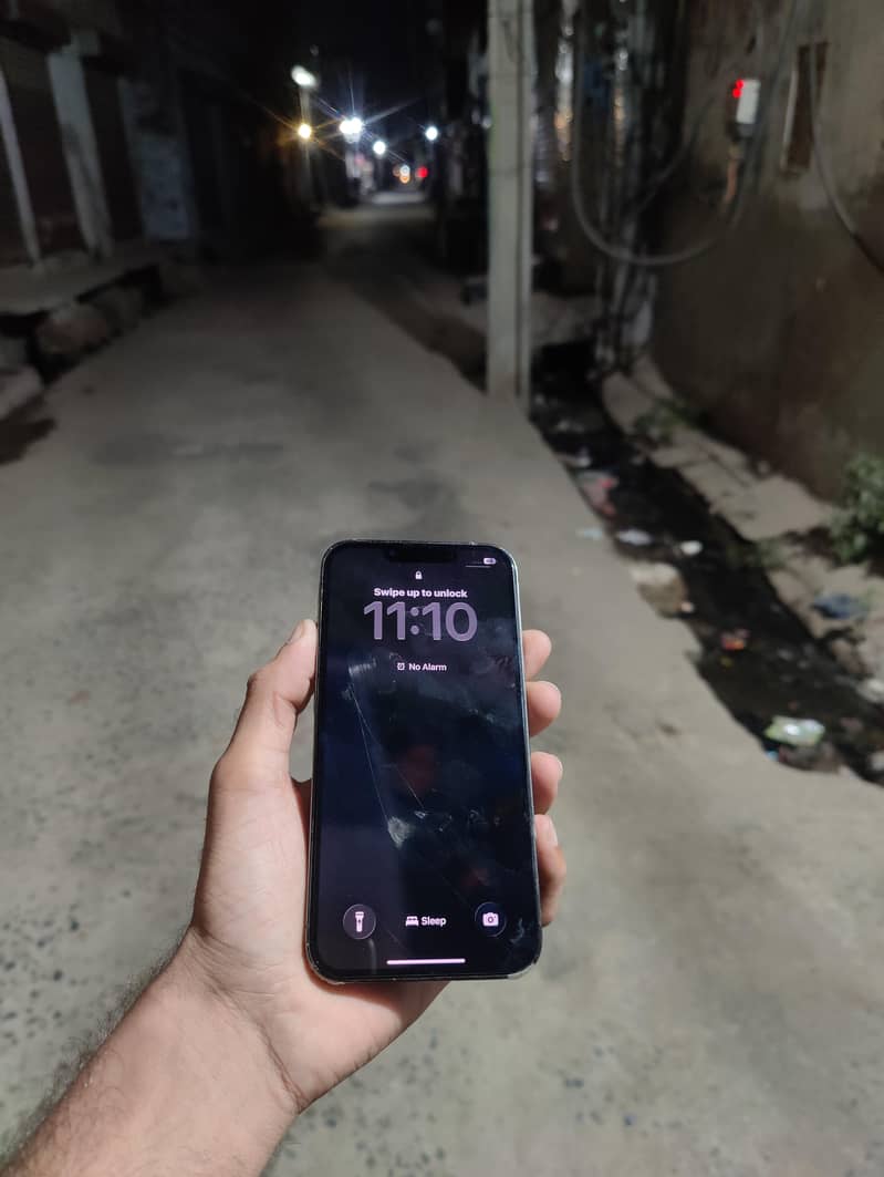 Apple iPhone 13 Pro 1
