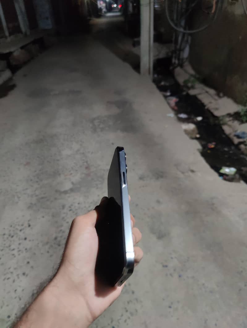 Apple iPhone 13 Pro 2