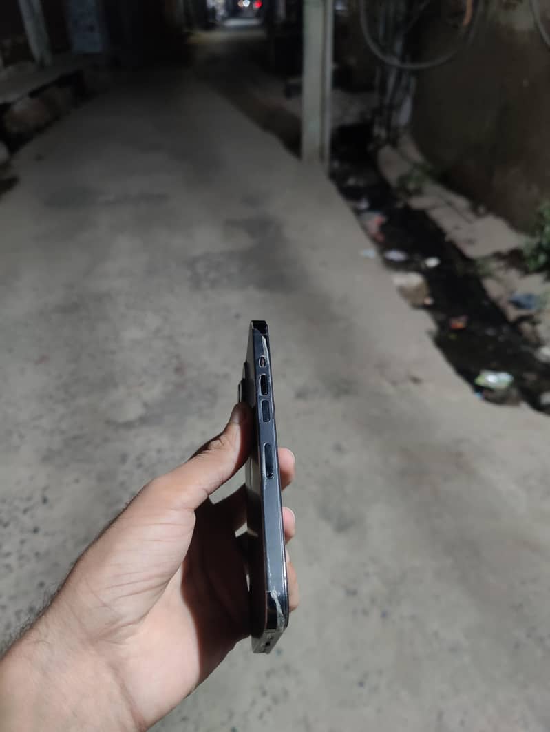 Apple iPhone 13 Pro 3