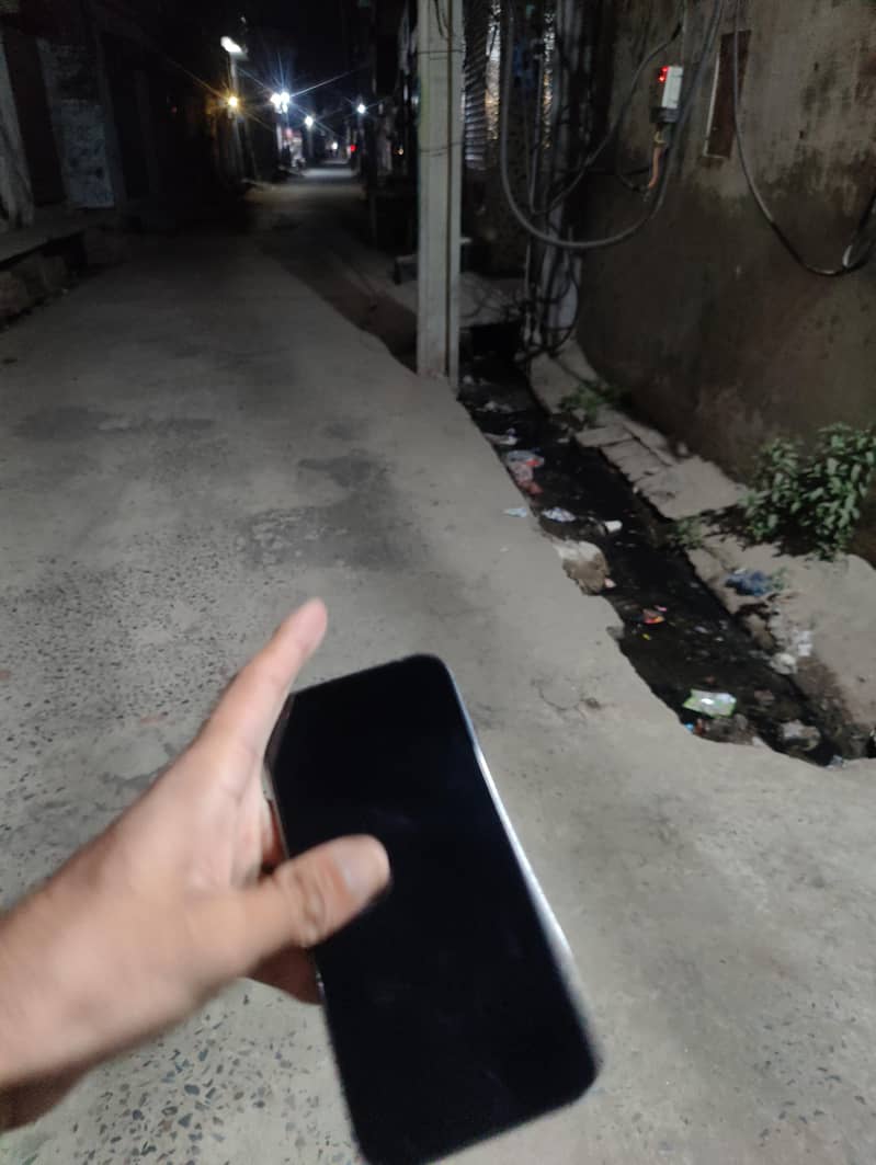 Apple iPhone 13 Pro 4