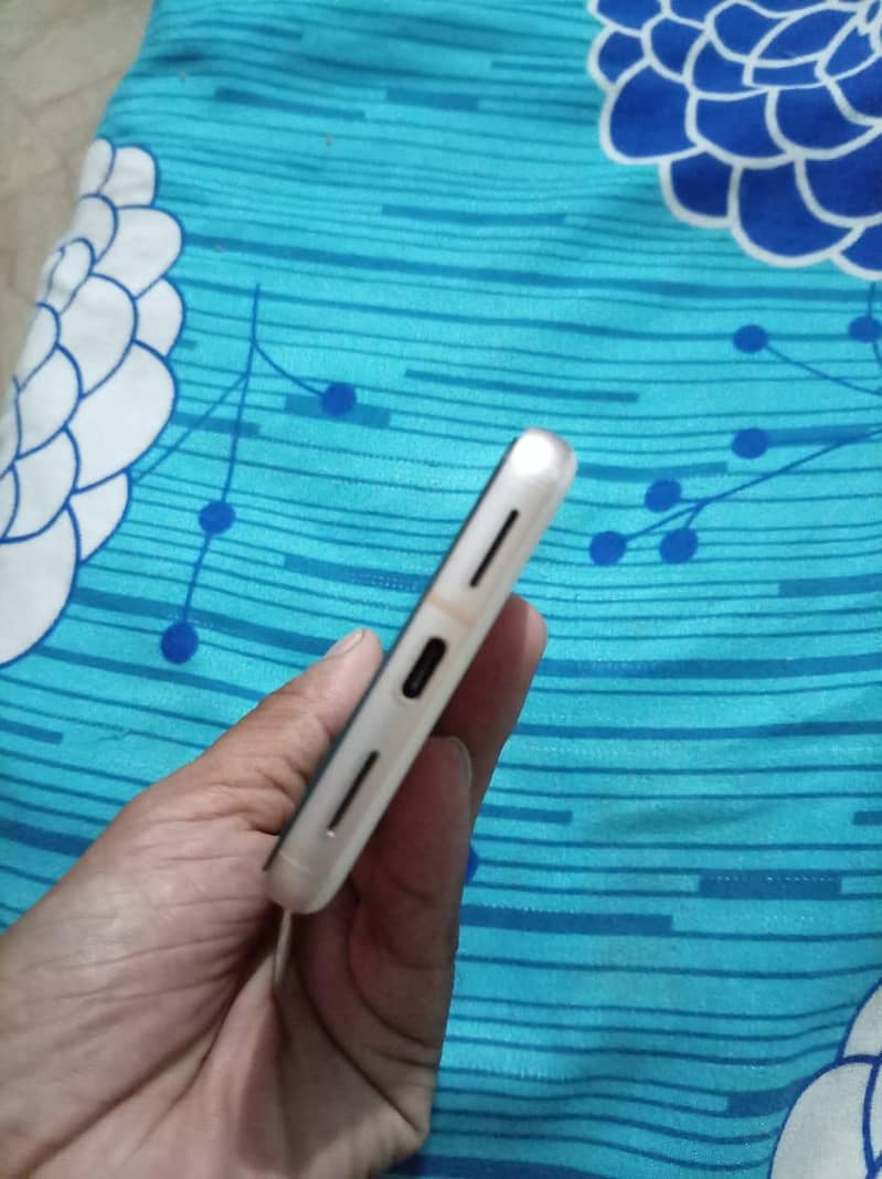 Google Pixel 8 2