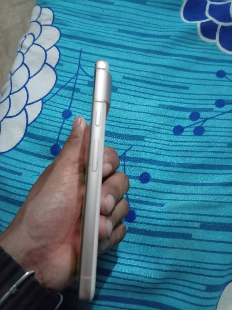 Google Pixel 8 3