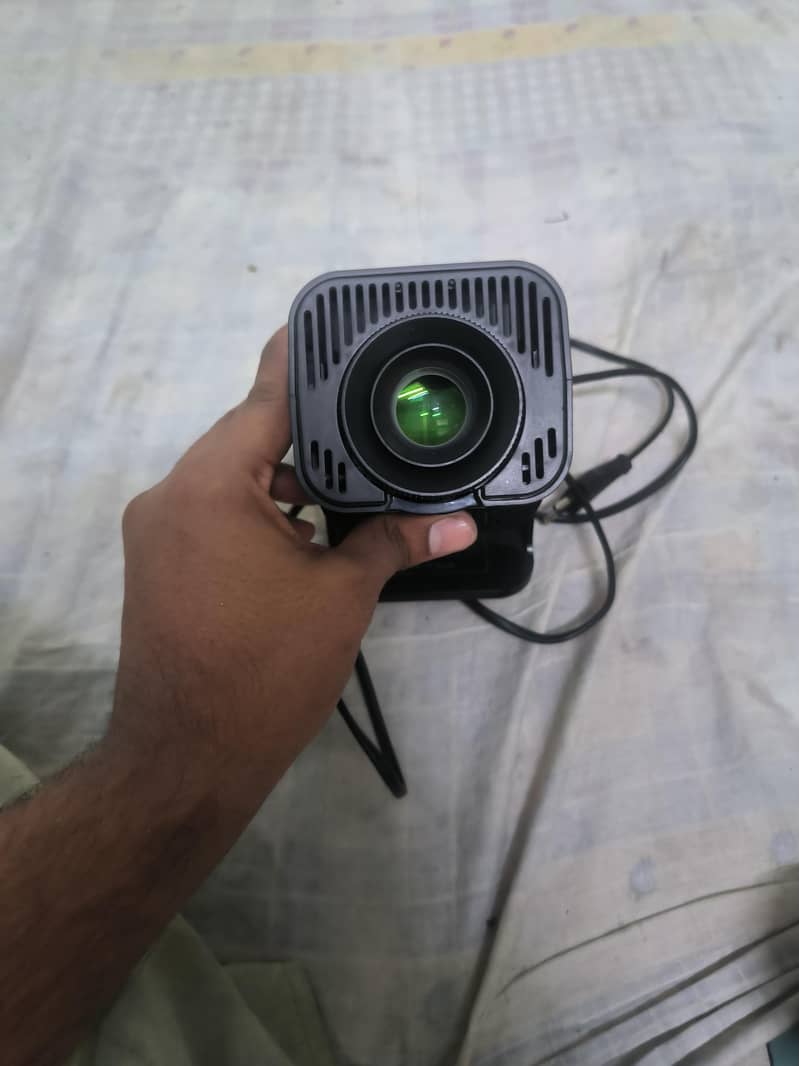 hy320 mini smart projector 1