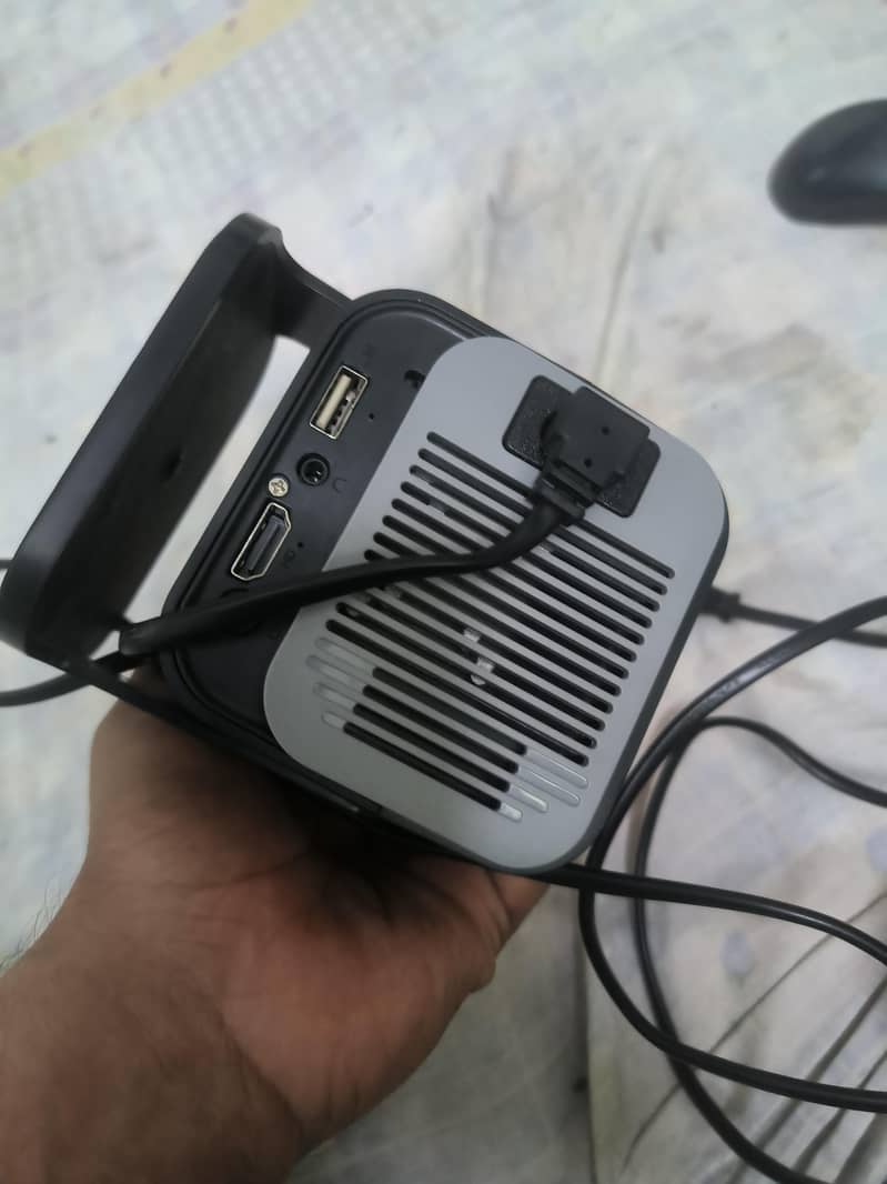 hy320 mini smart projector 2
