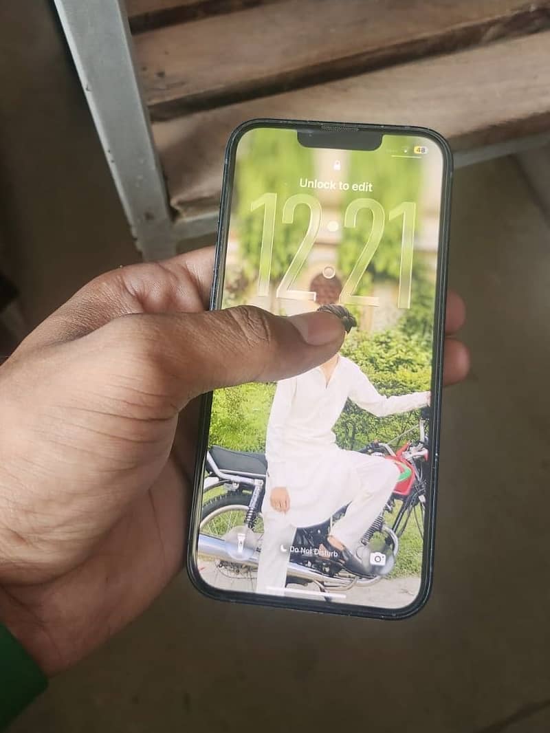 Apple iPhone 13 1