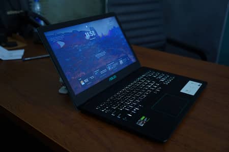ASUS VivoBook 570D | Ryzen 5 3500U | 16GB DDR4 | 512GB NVMe + 1TB HDD