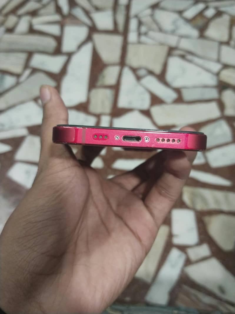 Apple iPhone 13 7