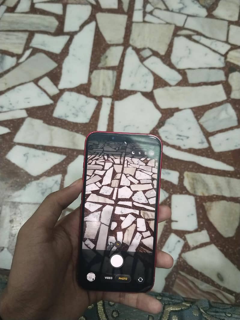 Apple iPhone 13 11
