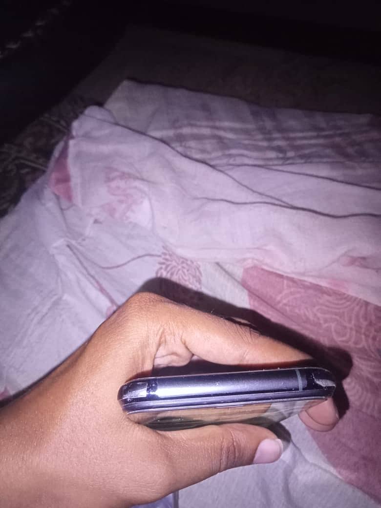 Apple iPhone 11 Pro 2
