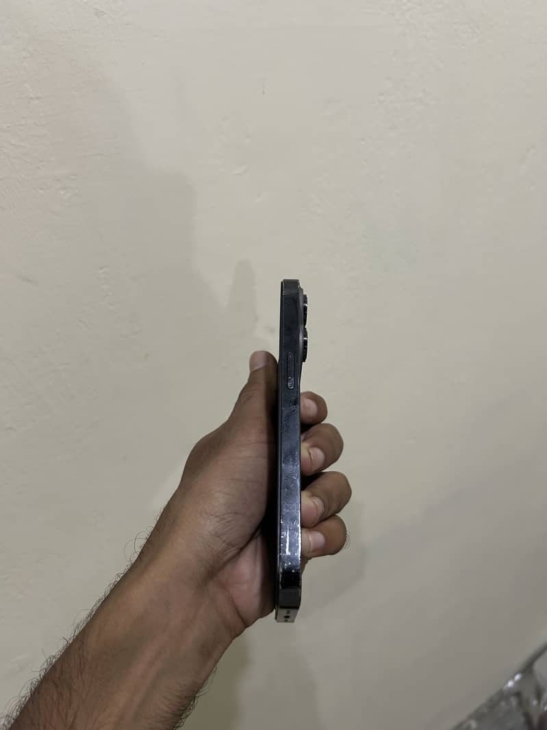 IPhone 14 Pro 4